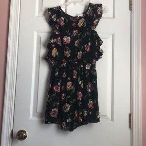 Cute floral romper! EUC